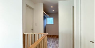 集う家 2階廊下